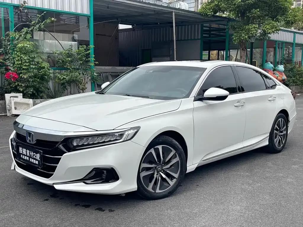 Honda Accord — фото 1