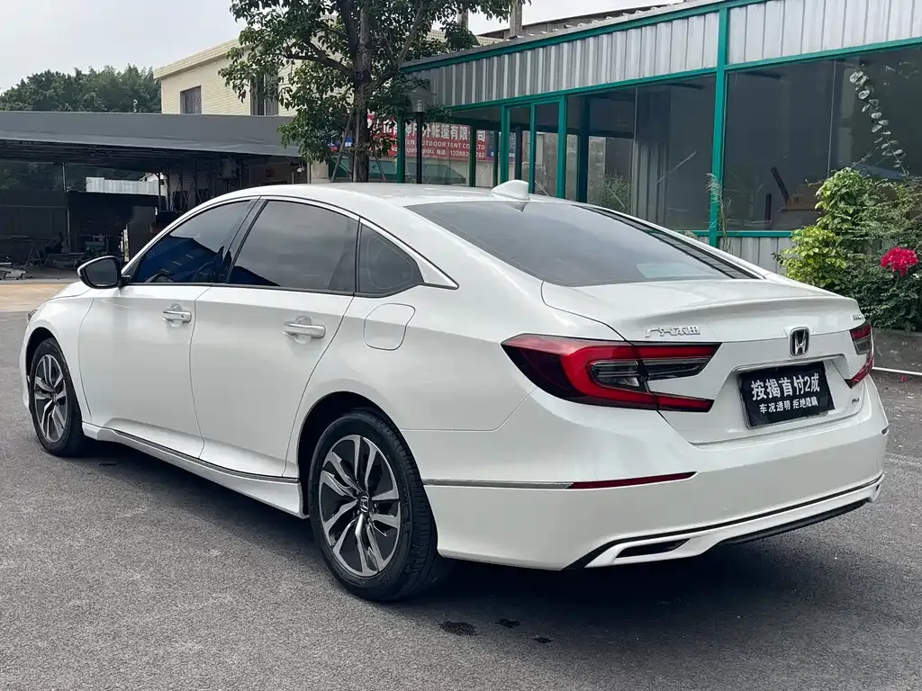 Honda Accord — фото 6