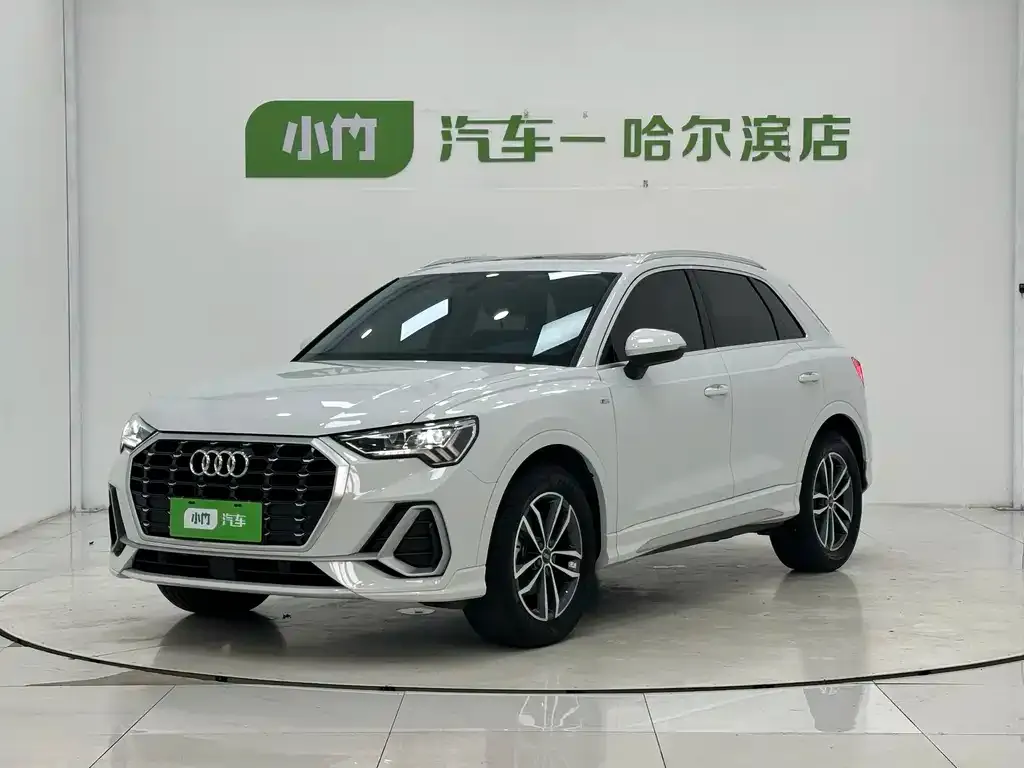 Audi Q3 — фото 1