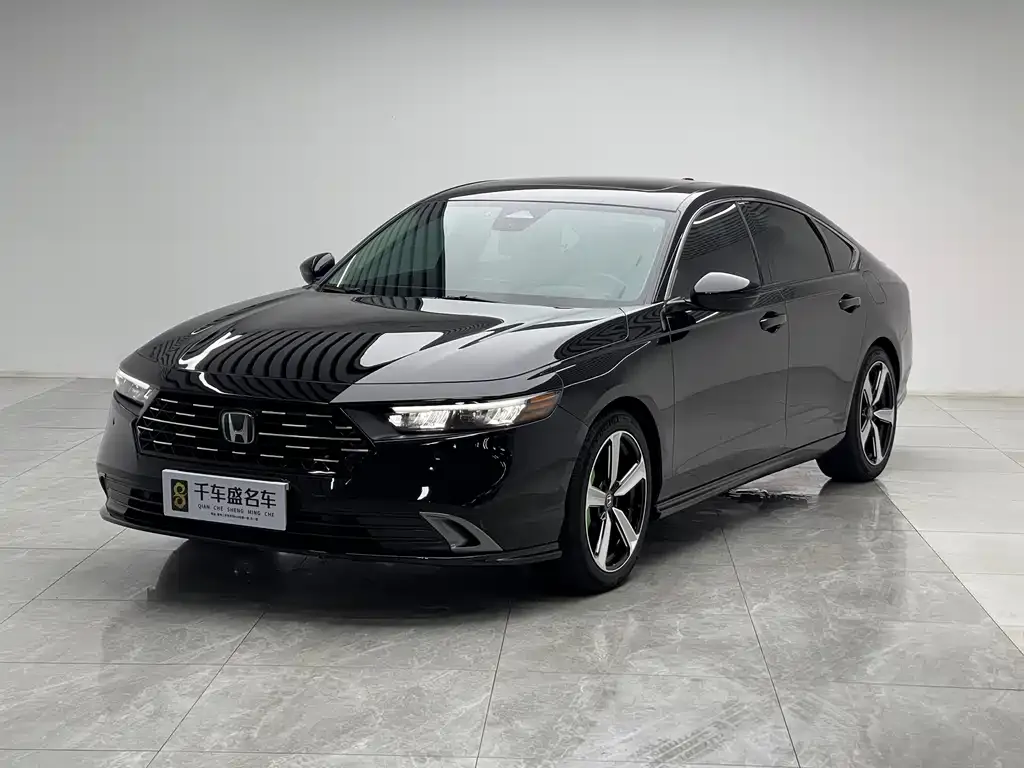 Honda Accord — фото 1