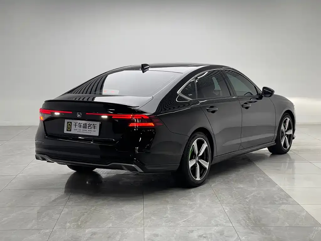 Honda Accord — фото 5