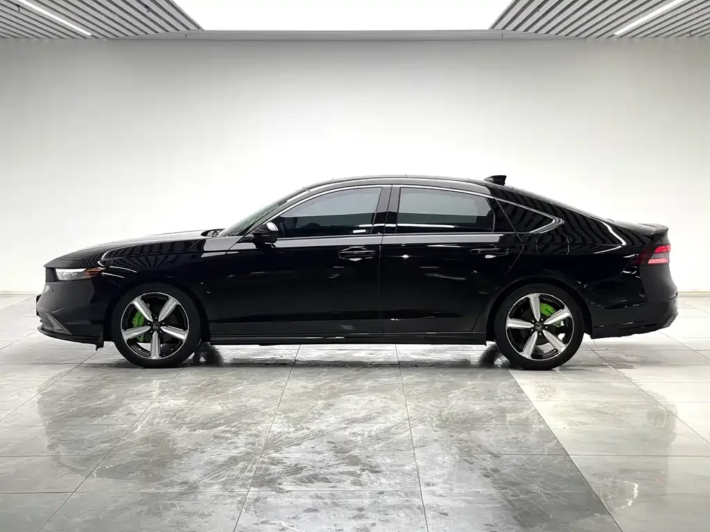 Honda Accord — фото 7