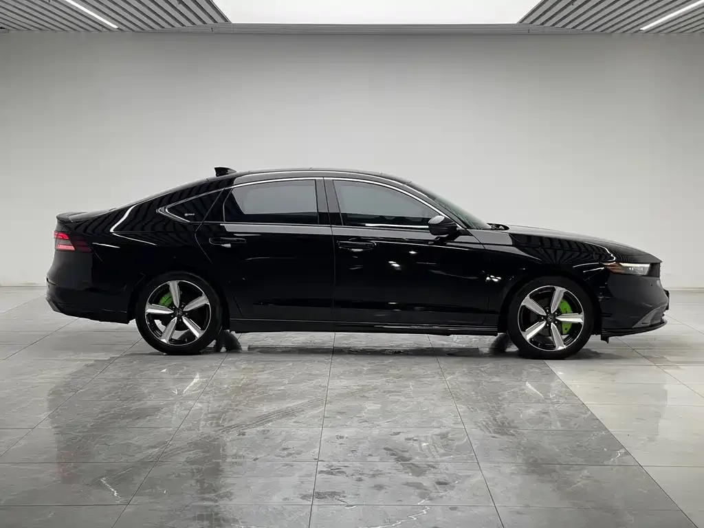 Honda Accord — фото 9