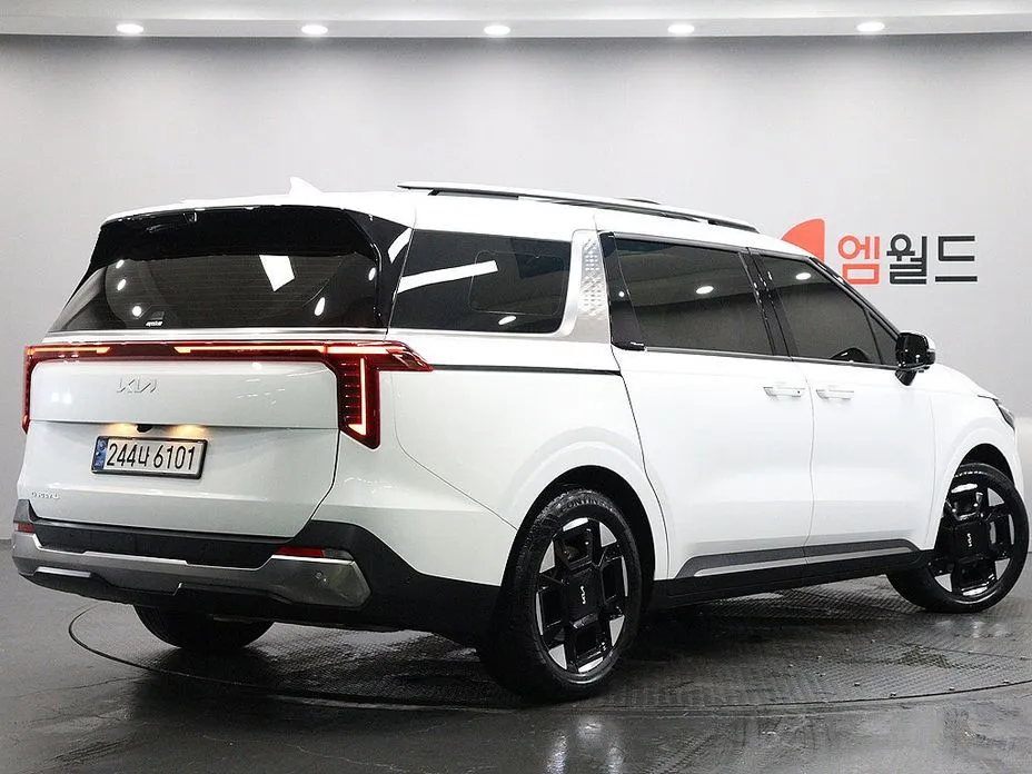 Kia Carnival — фото 4