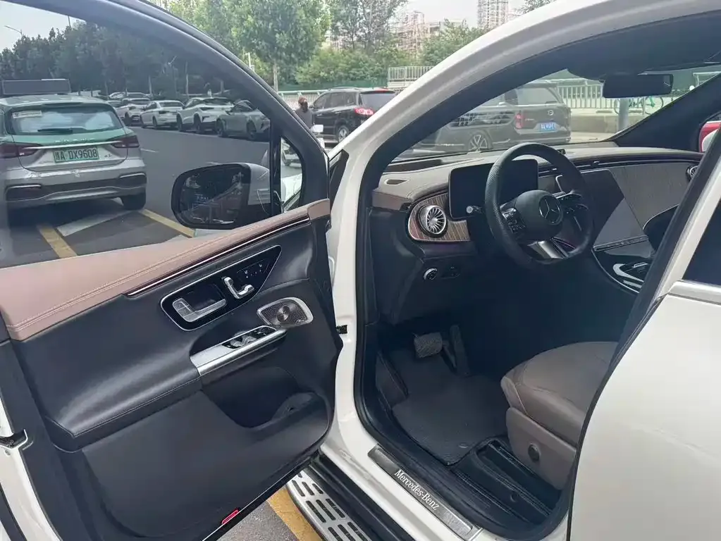 Mercedes-Benz EQE SUV 2023 из CN, фото 6