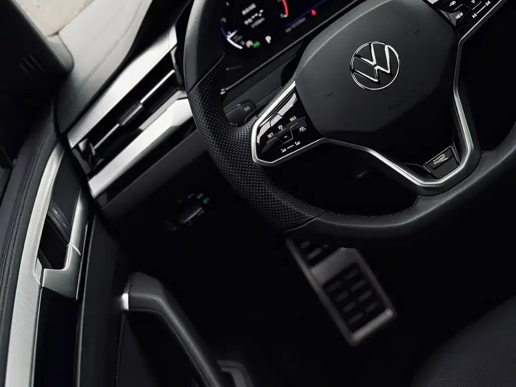 Volkswagen CC — фото 10