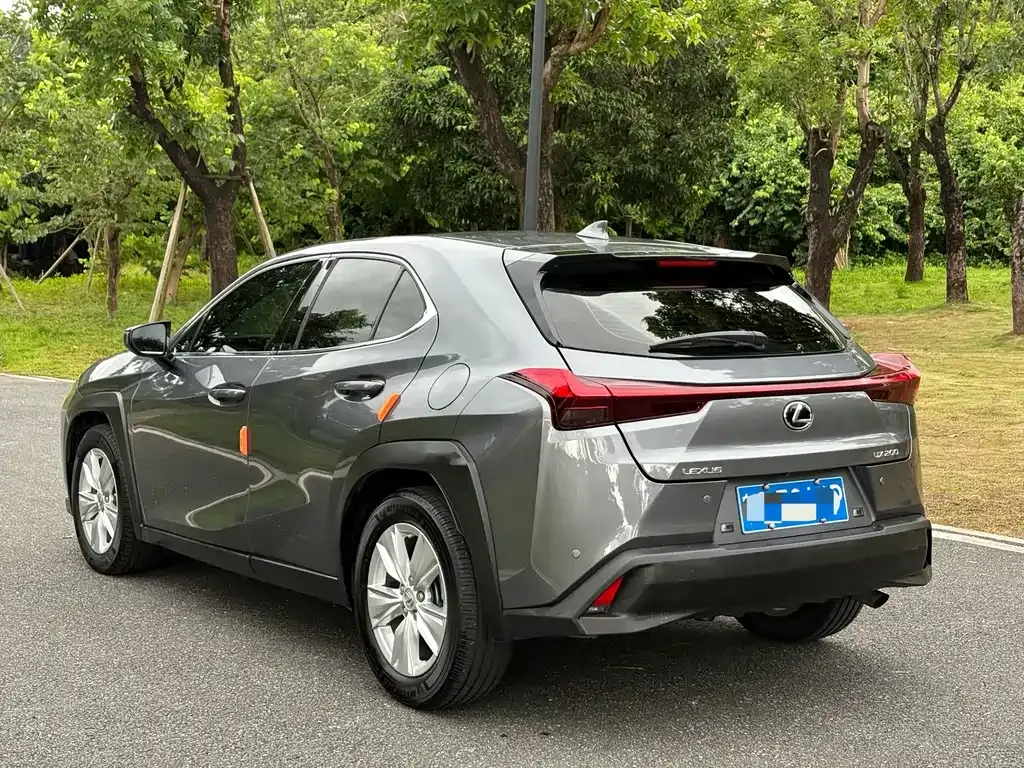 Lexus UX — фото 8
