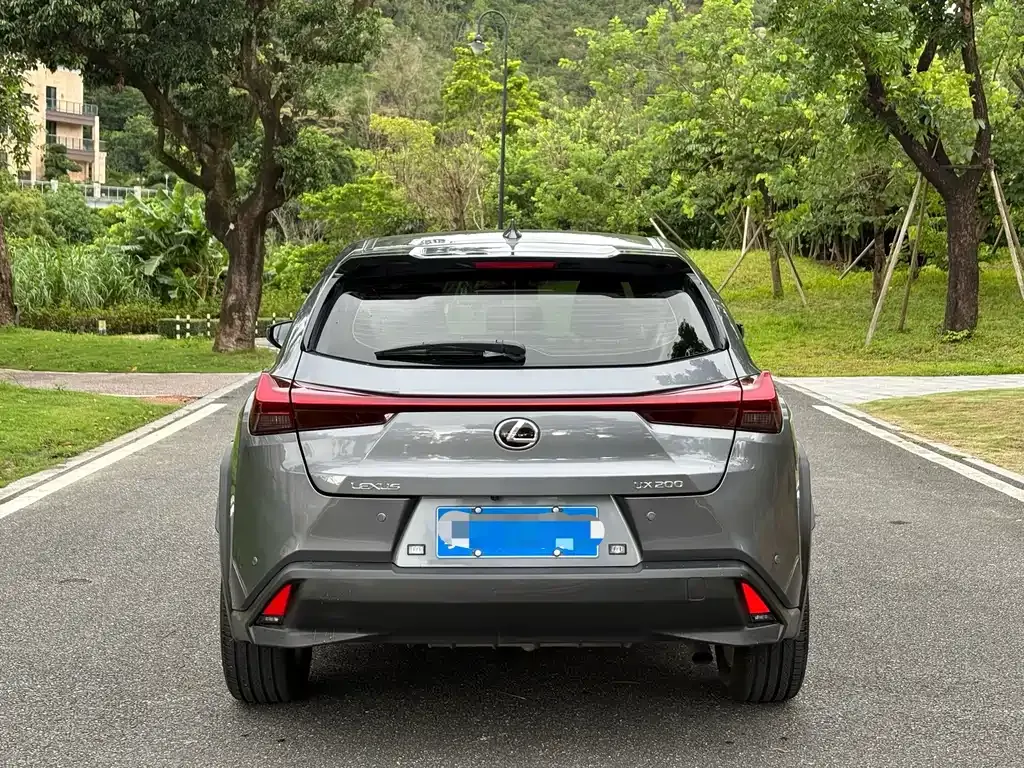 Lexus UX — фото 9