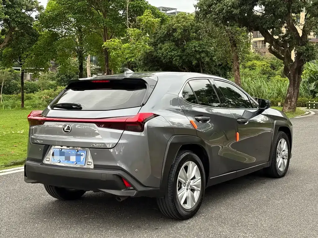 Lexus UX — фото 6