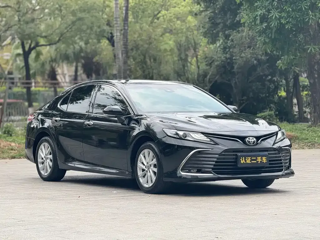 Toyota Camry — фото 6