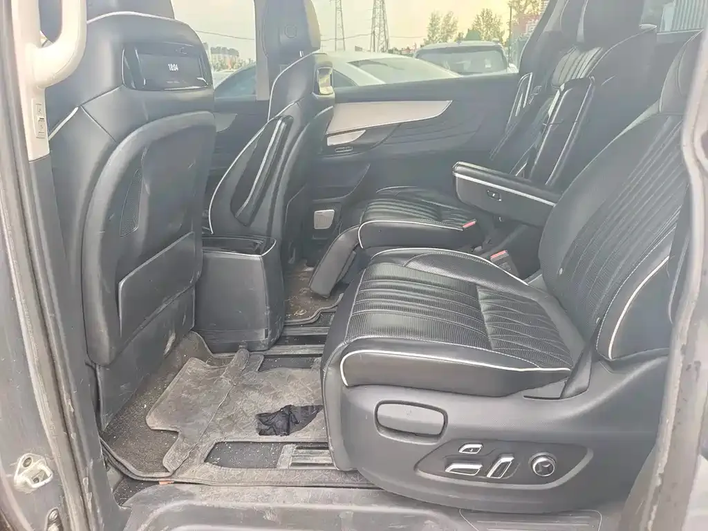 Roewe iMAX8 — фото 8