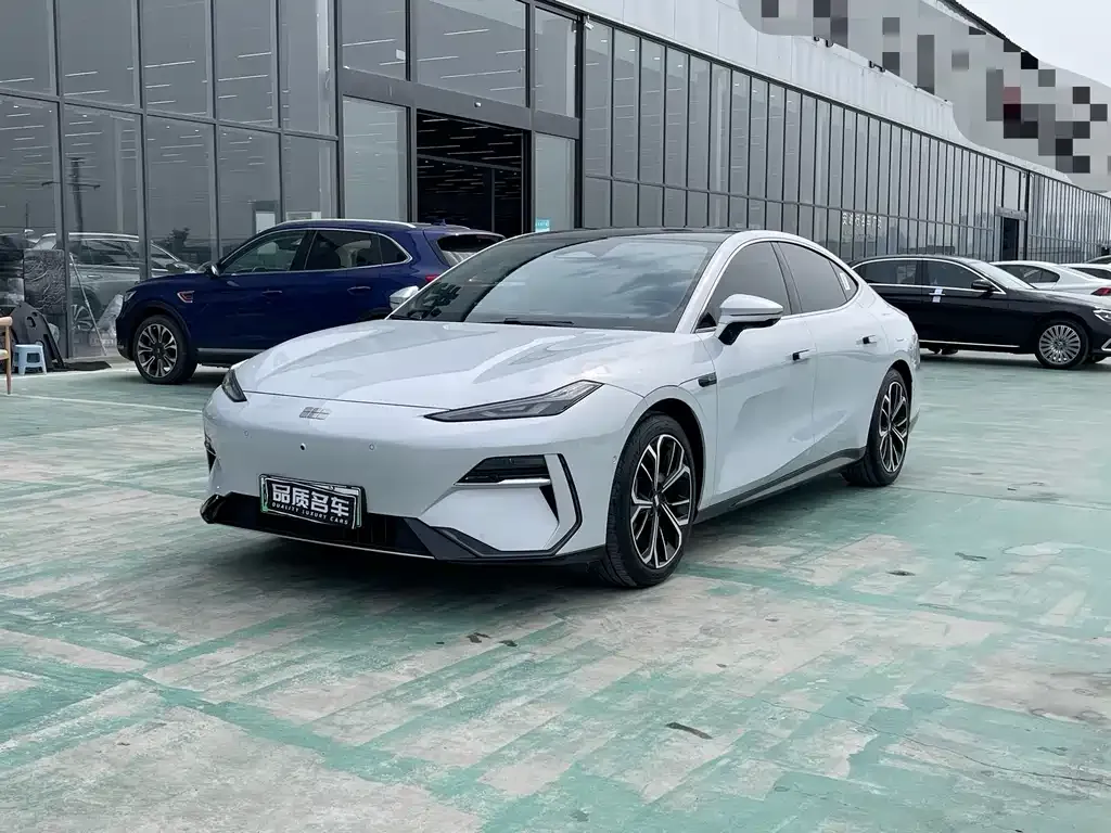Geely Galaxy E8 — фото 1
