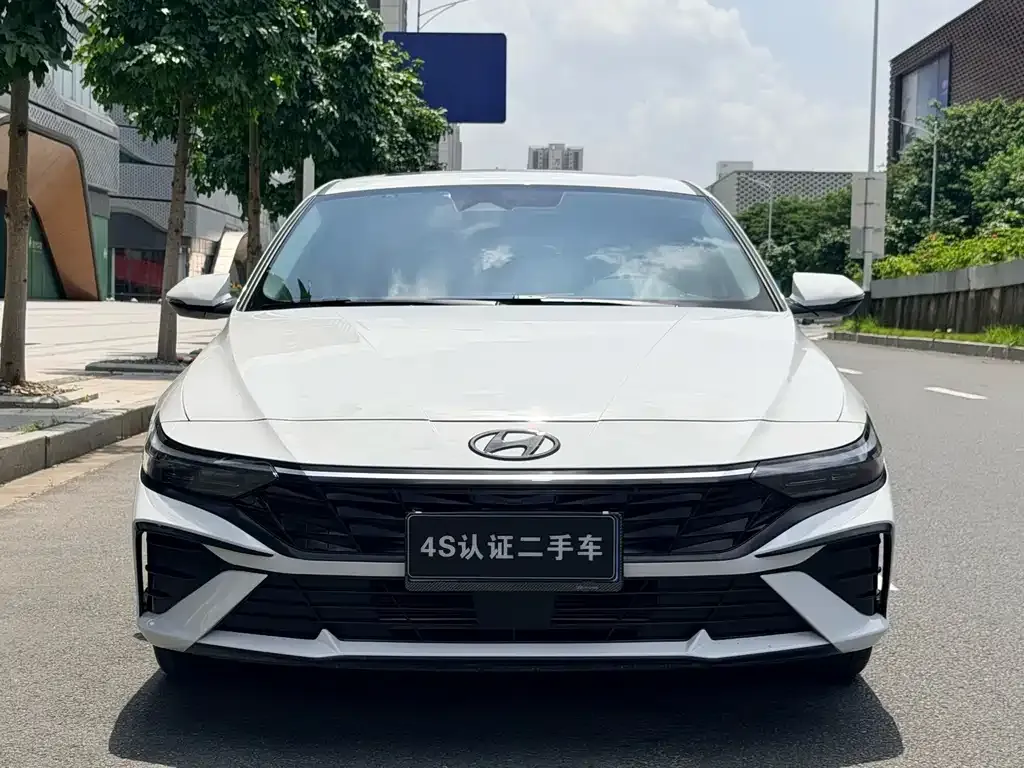Hyundai Elantra — фото 6