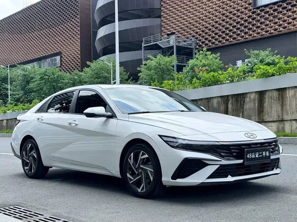 Hyundai Elantra — фото 9