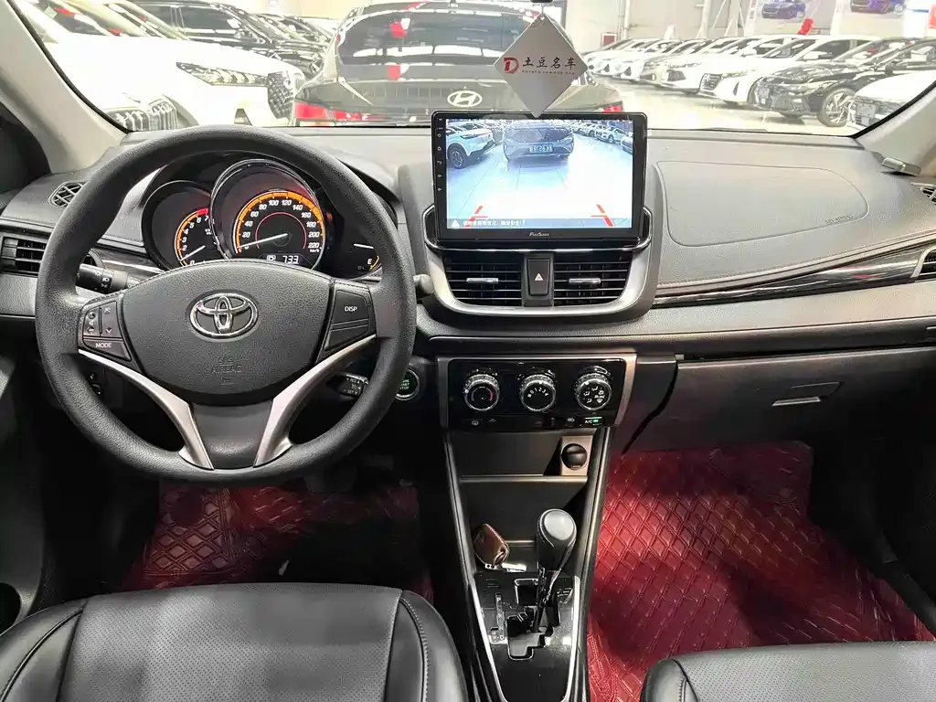 Toyota Yaris L — фото 4