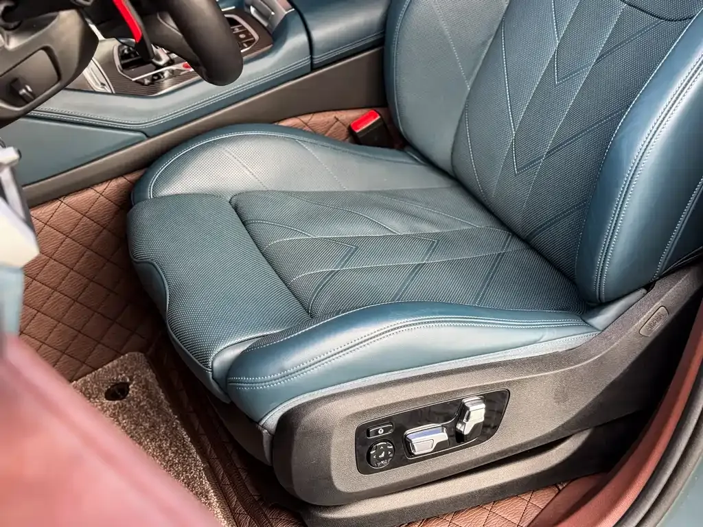 BMW XM — фото 7