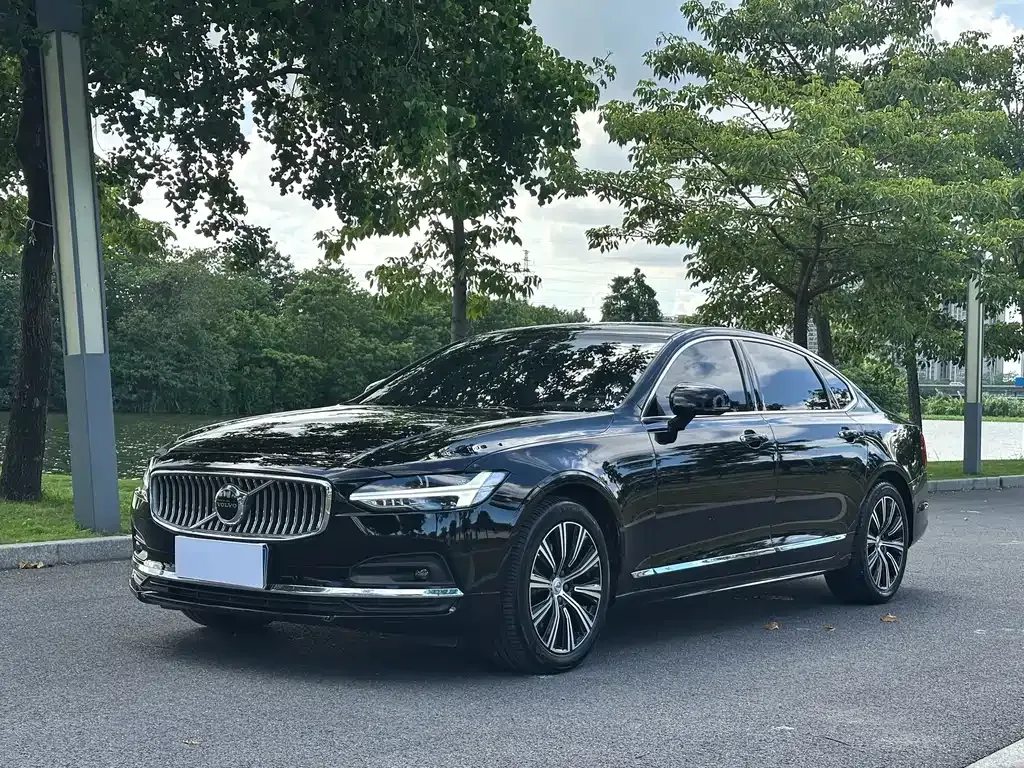 Volvo S90 — фото 1