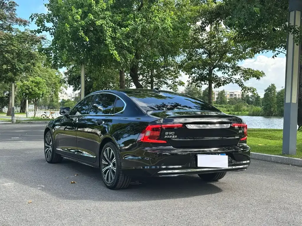 Volvo S90 — фото 10