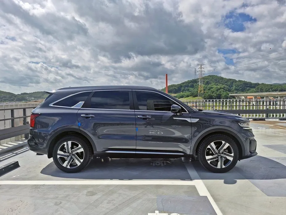 Kia Sorento — фото 9