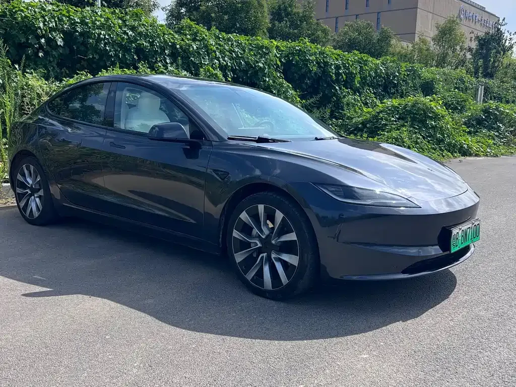 Tesla Model 3 — фото 8