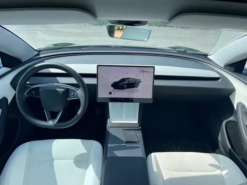 Tesla Model 3 — фото 3