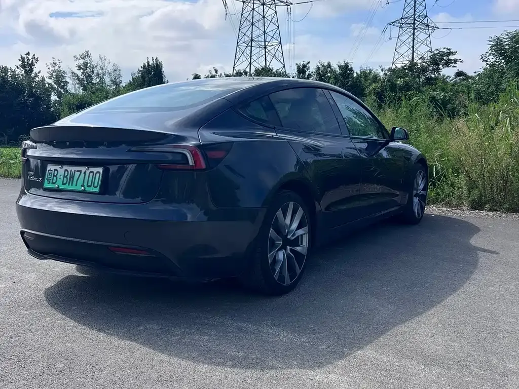 Tesla Model 3 — фото 5