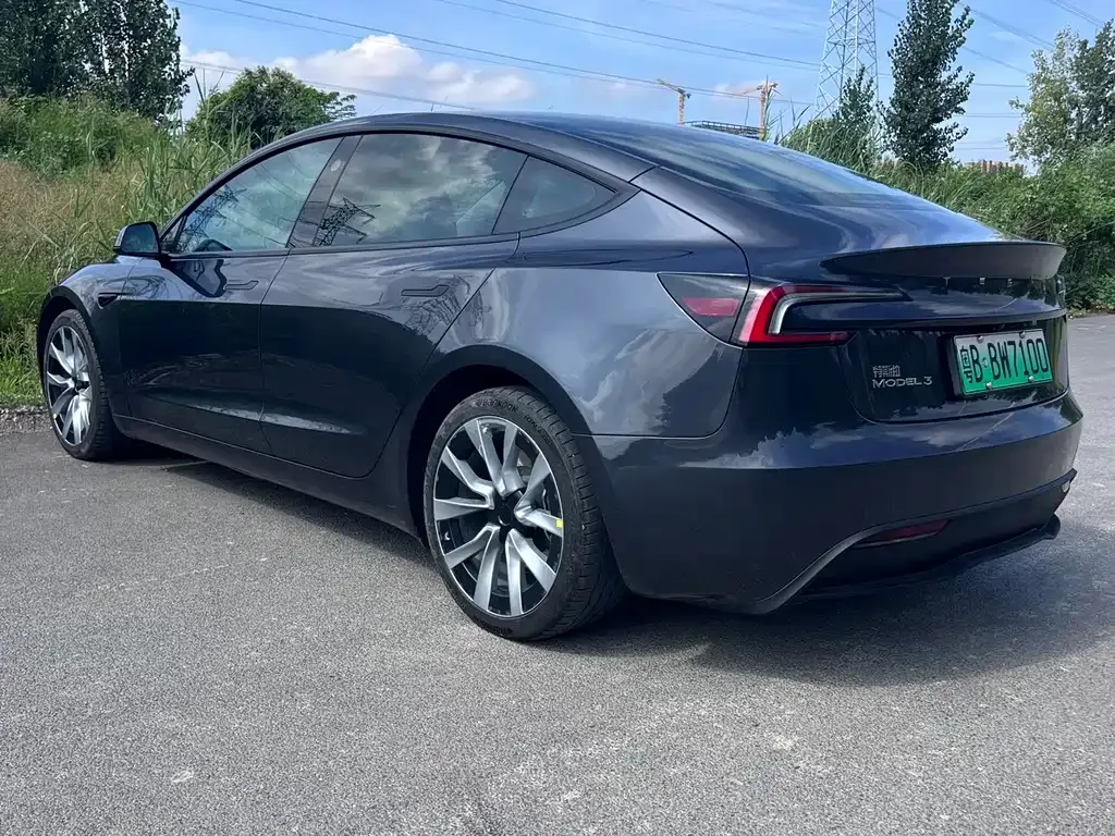 Tesla Model 3 — фото 7