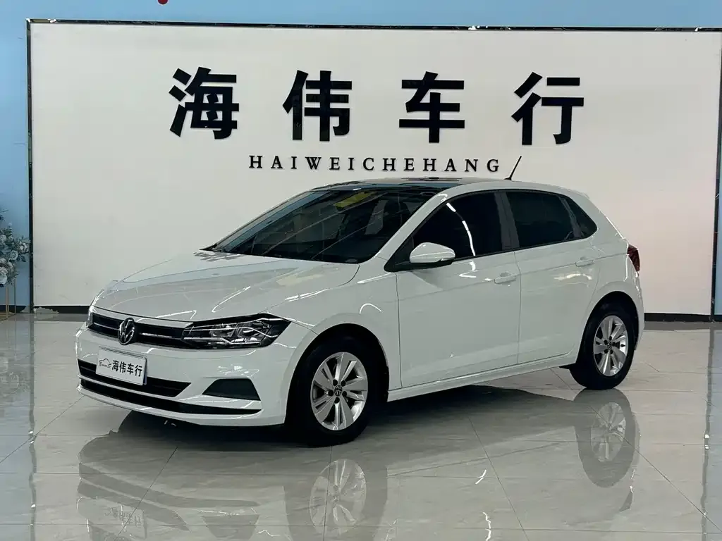 Volkswagen Polo — фото 1
