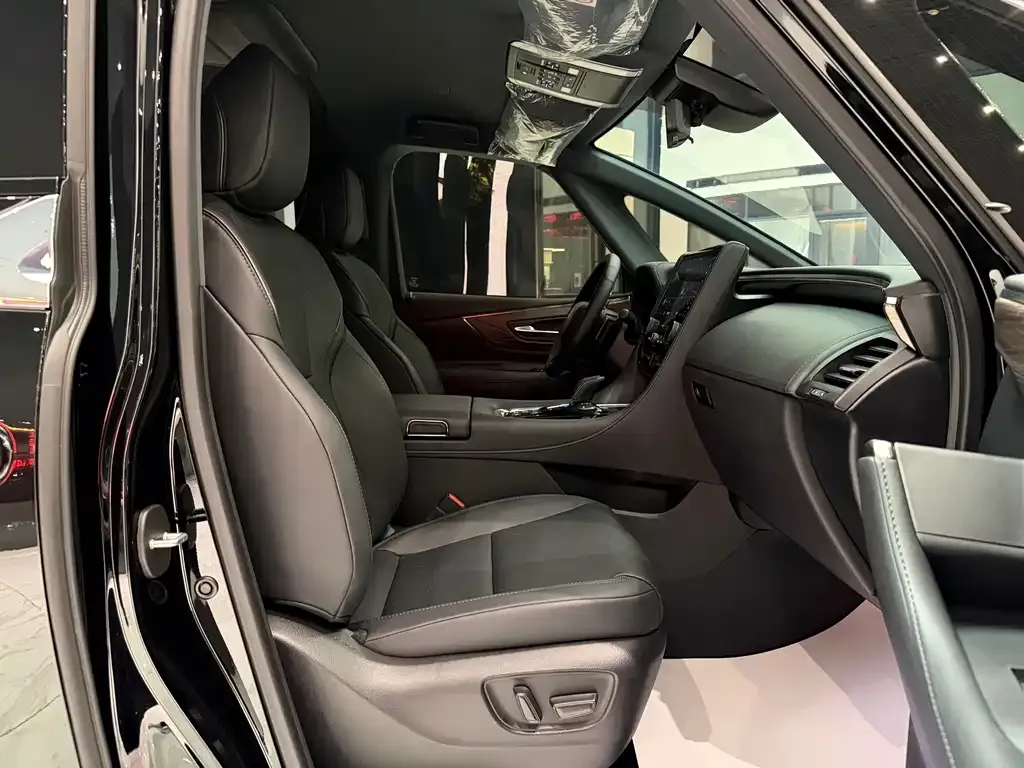 Toyota Alphard — фото 6