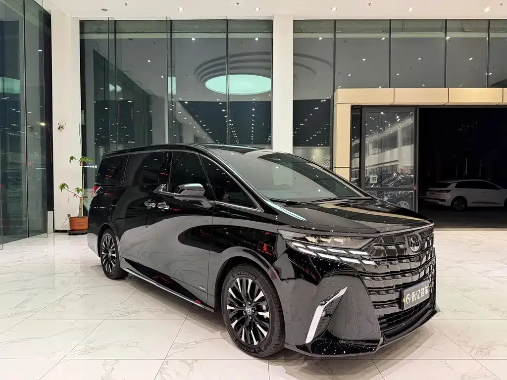 Toyota Alphard — фото 7