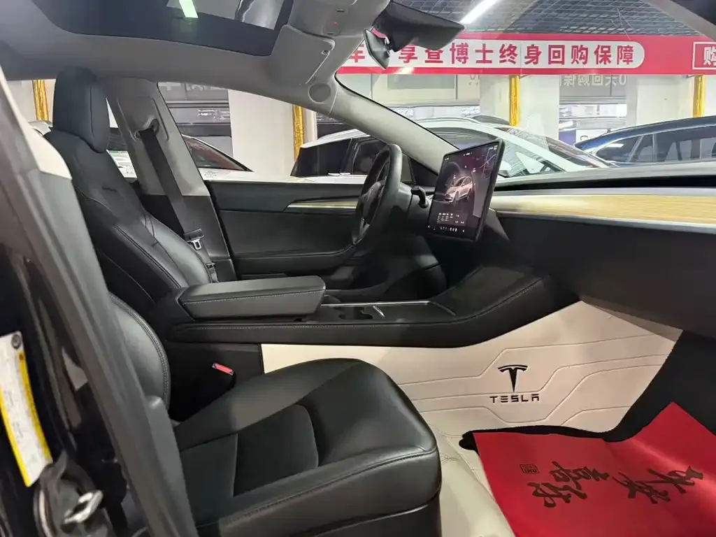Tesla Model 3 — фото 4