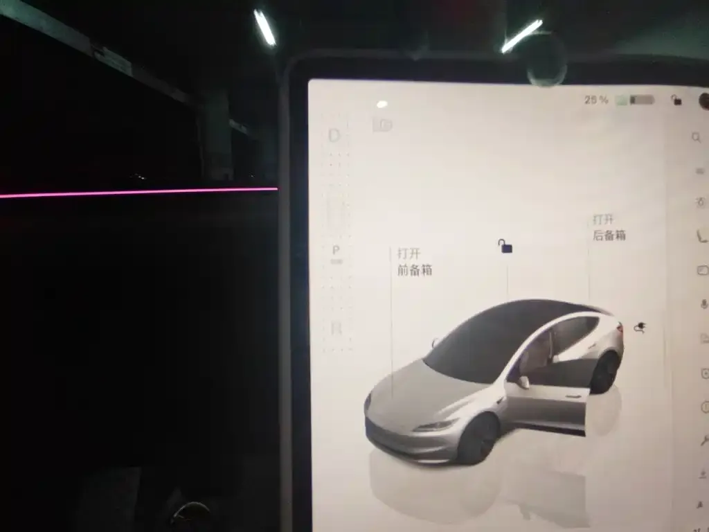 Tesla Model 3 — фото 10