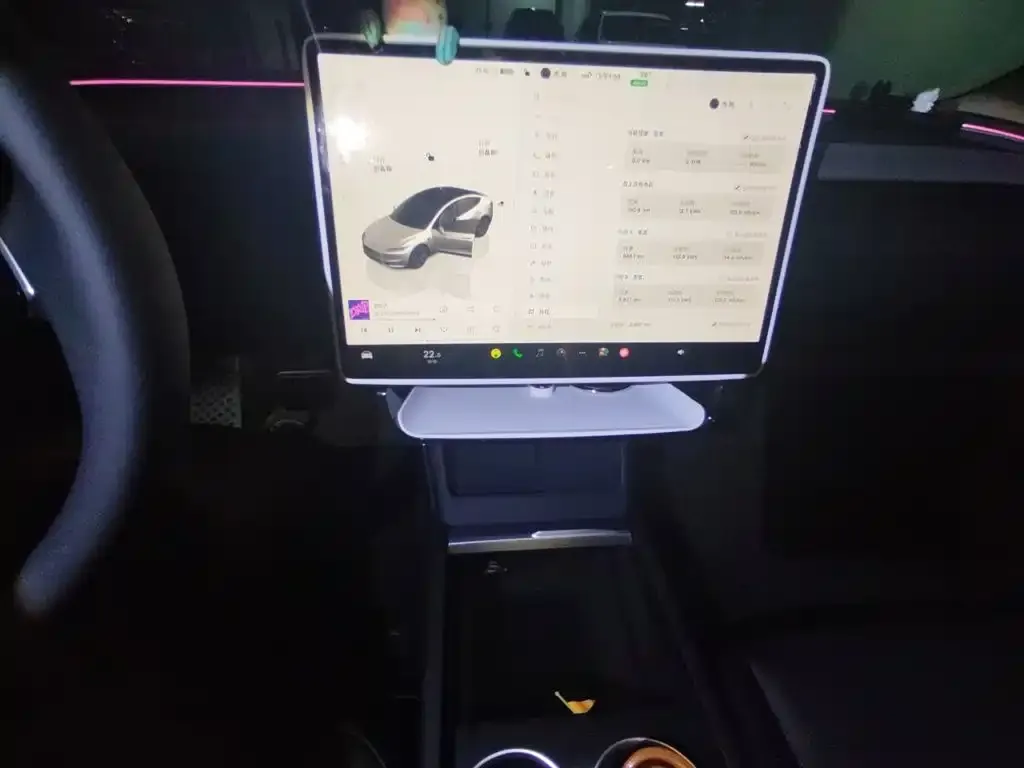 Tesla Model 3 — фото 4