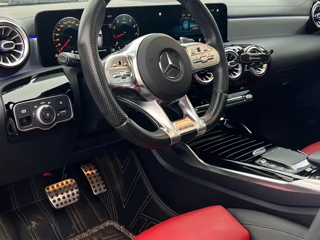 Mercedes-Benz A-Class AMG — фото 7