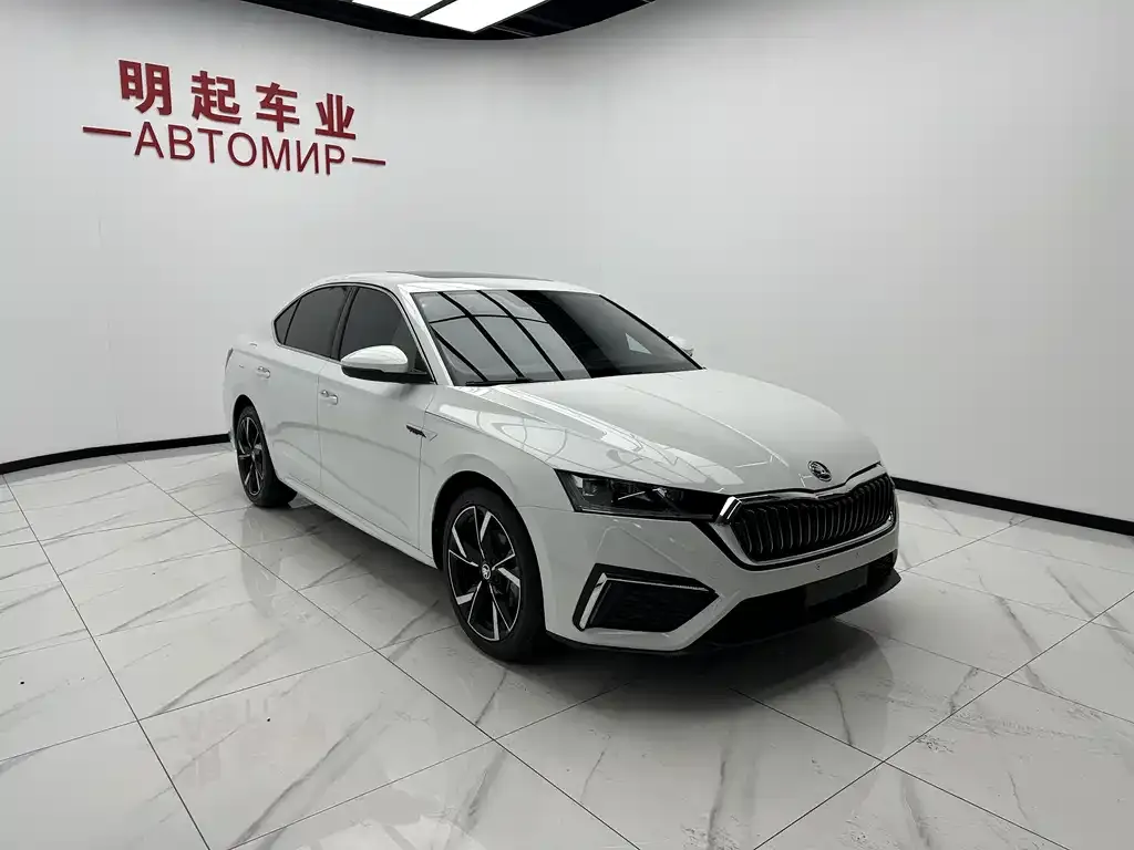 Skoda Octavia — фото 4