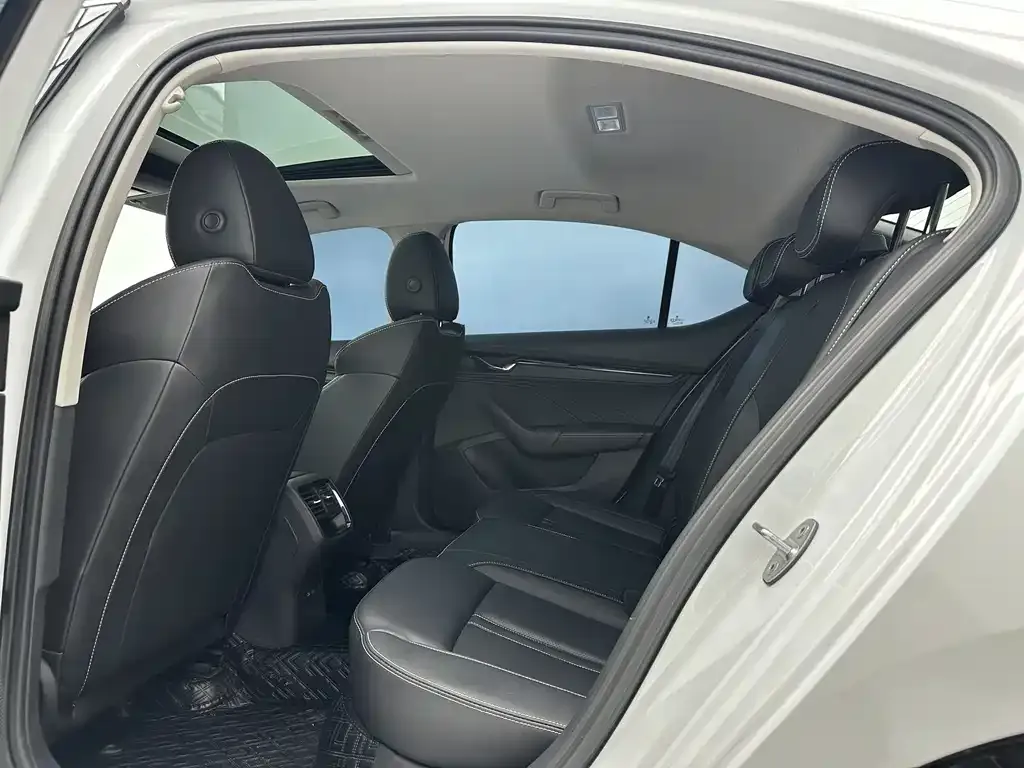 Skoda Octavia — фото 9