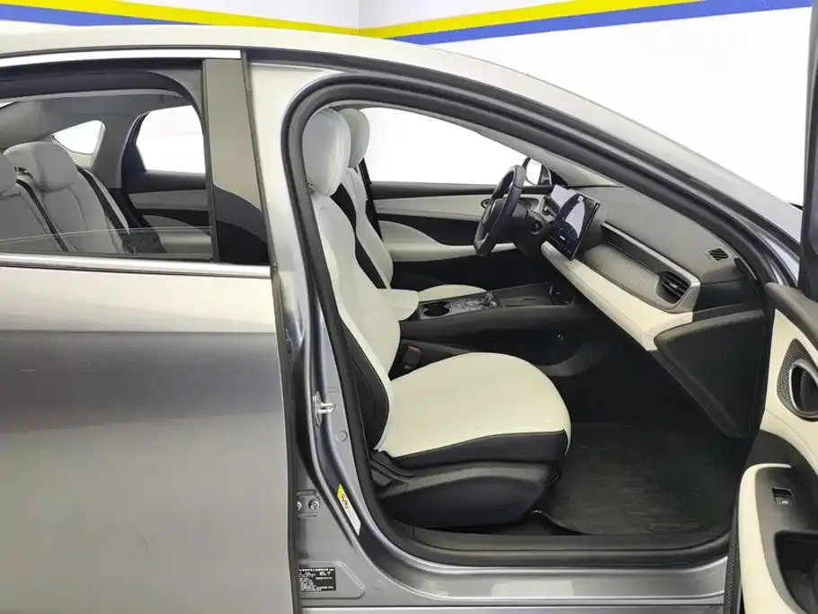 BYD Seal 05 DM-i — фото 4