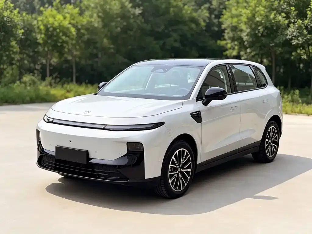Leapmotor B10