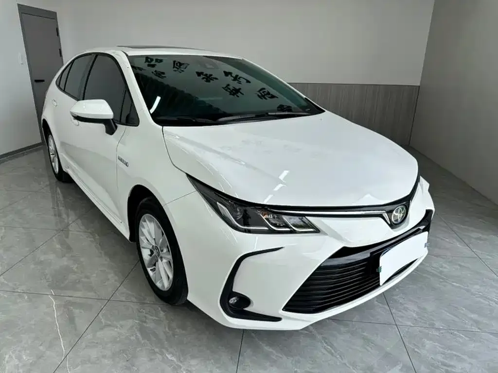 Toyota Corolla — фото 1