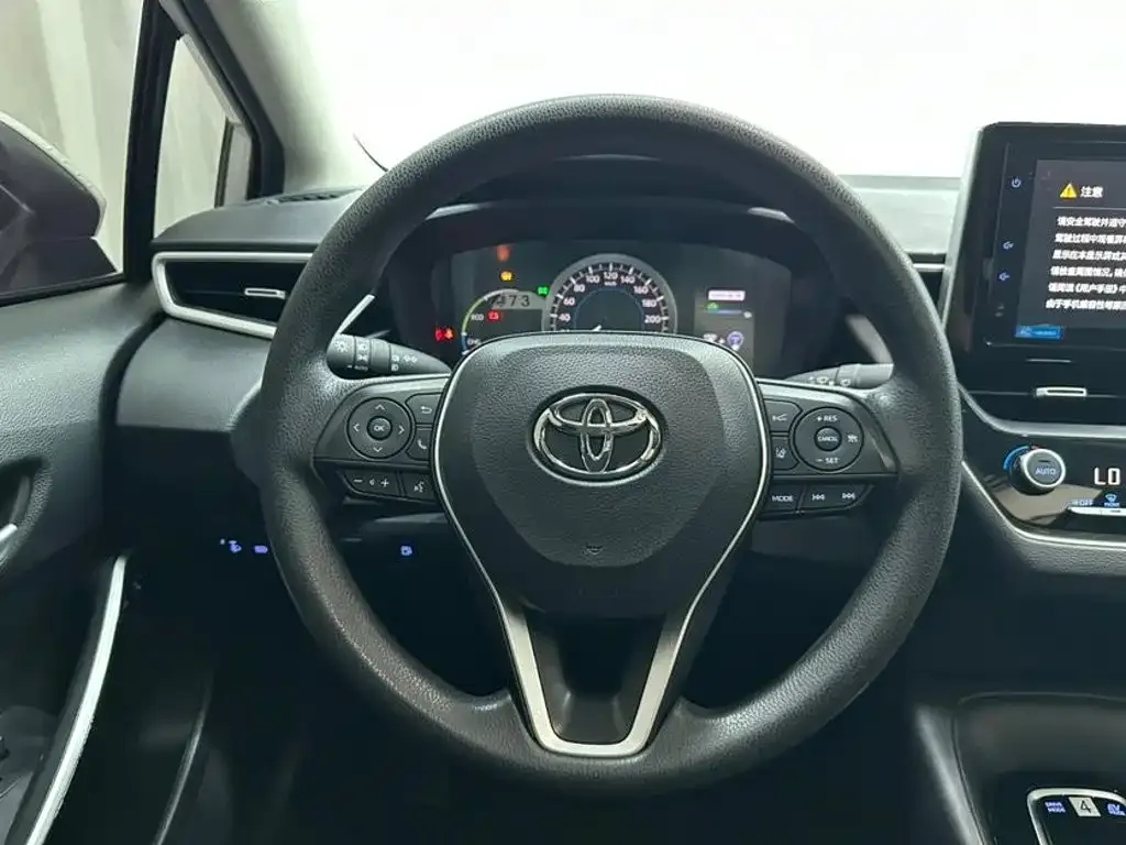 Toyota Corolla — фото 9