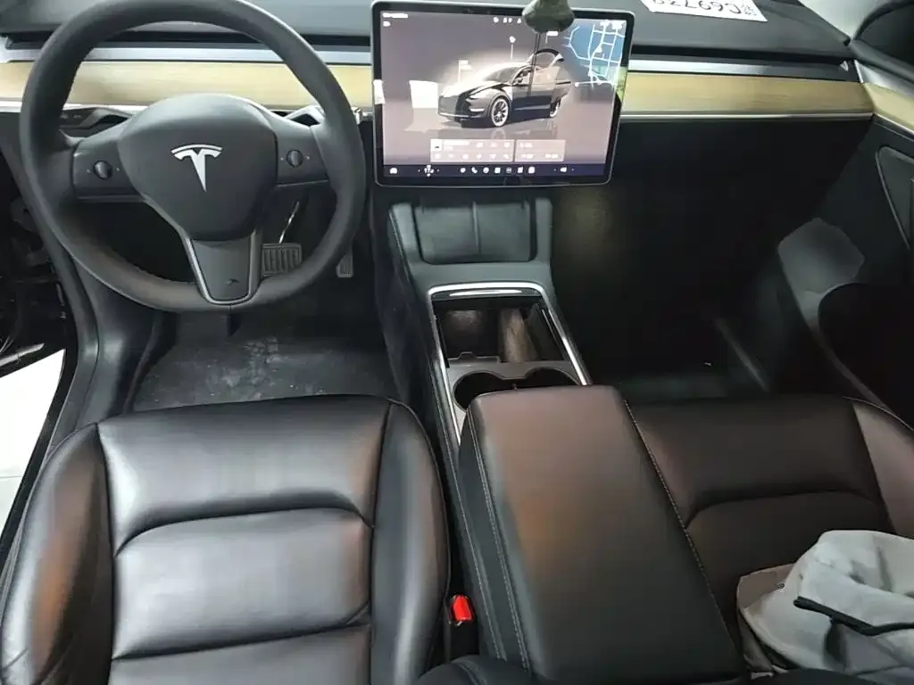 Tesla Model Y — фото 7