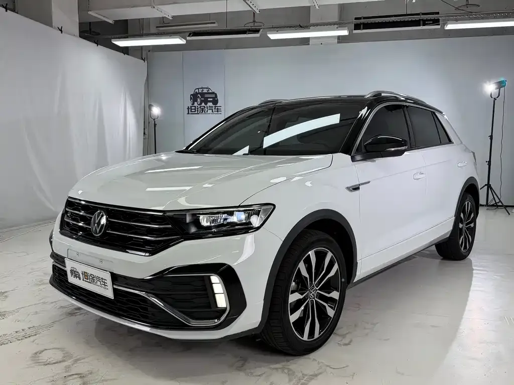 Volkswagen T-Roc — фото 1