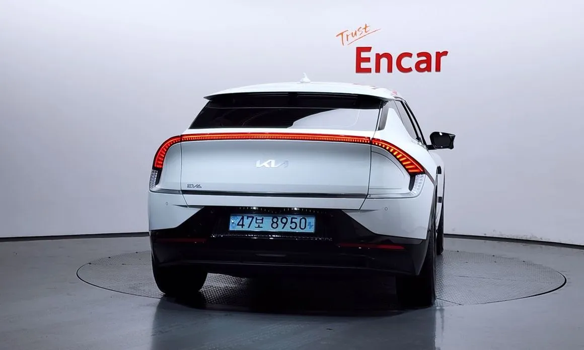 Kia EV6 — фото 8