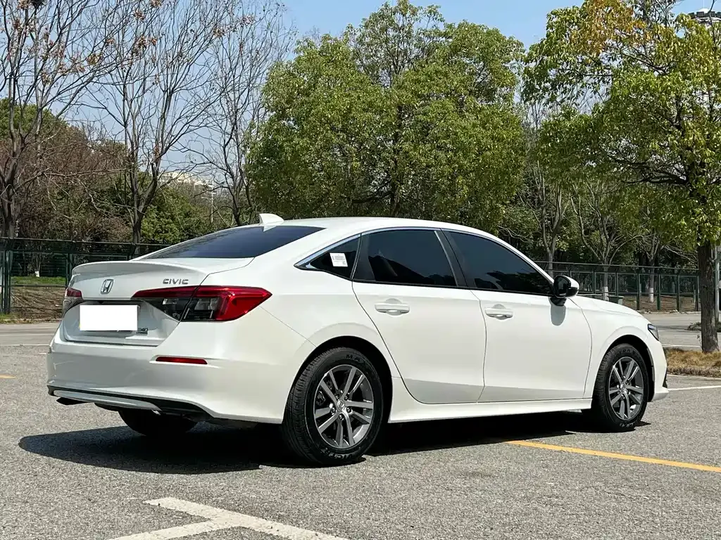 Honda Civic — фото 10