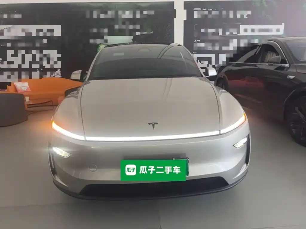 Tesla Model Y L — фото 3
