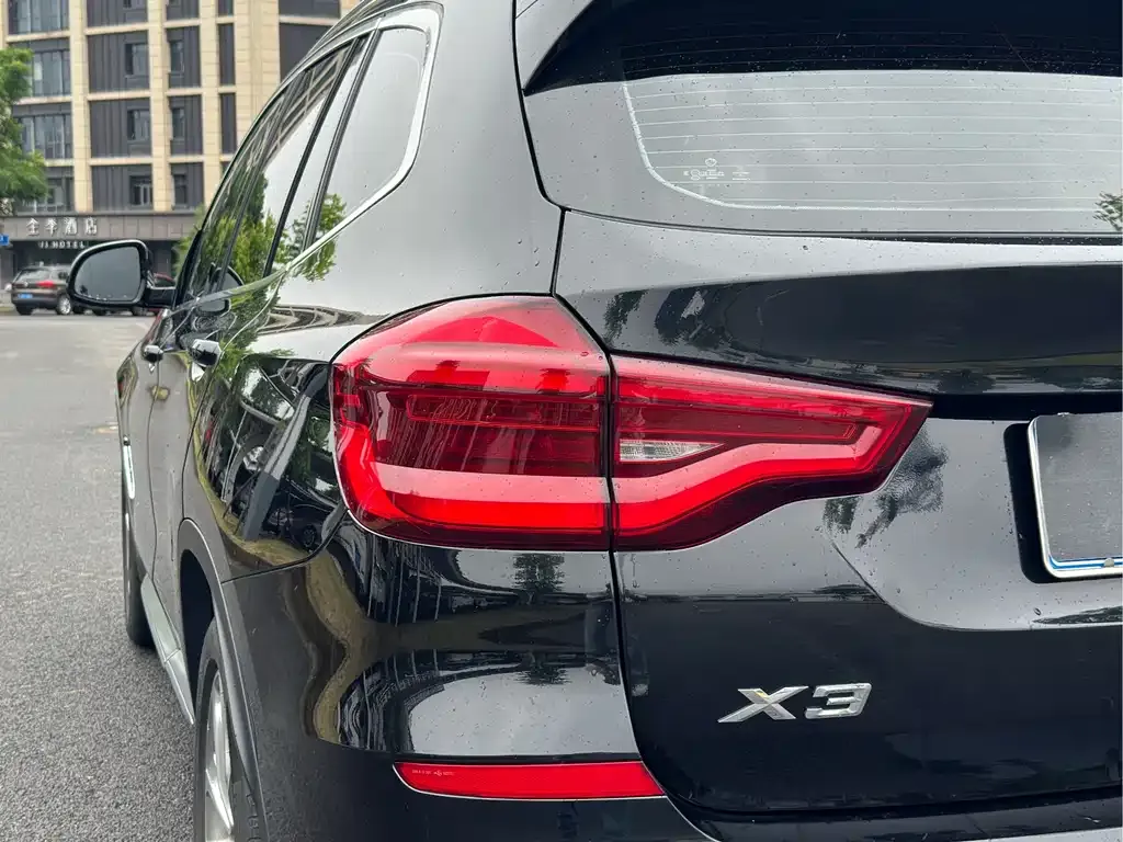BMW X3 — фото 9