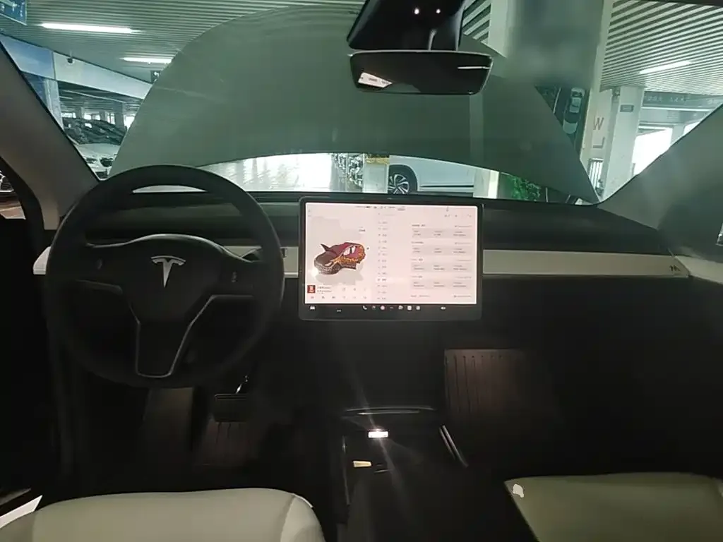 Tesla Model Y — фото 8