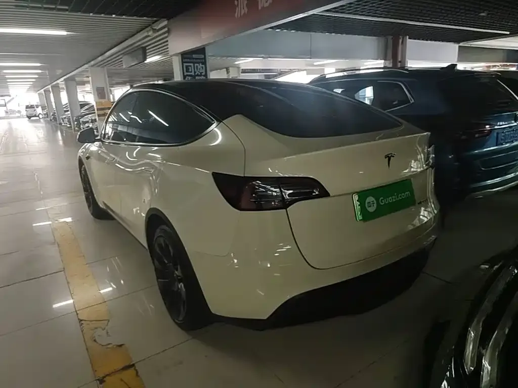 Tesla Model Y — фото 9