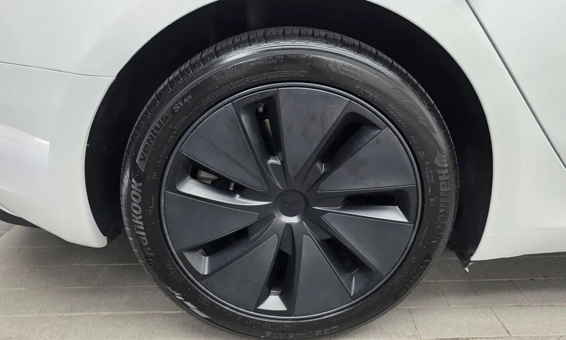 Tesla Model 3 — фото 3