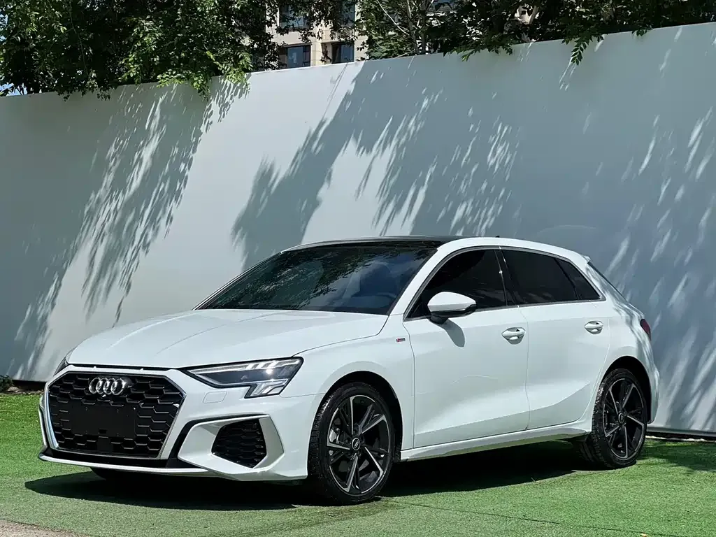 Audi A3 — фото 1